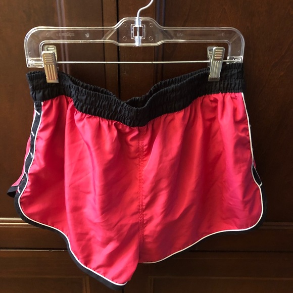 Athletic shorts - Picture 2 of 7